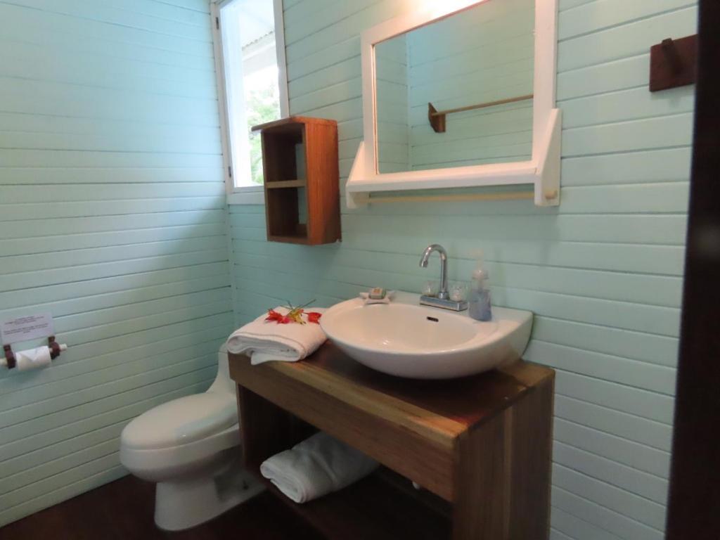 Sand Dollar Beach Bed & Breakfast Bocas del Toro Exteriör bild