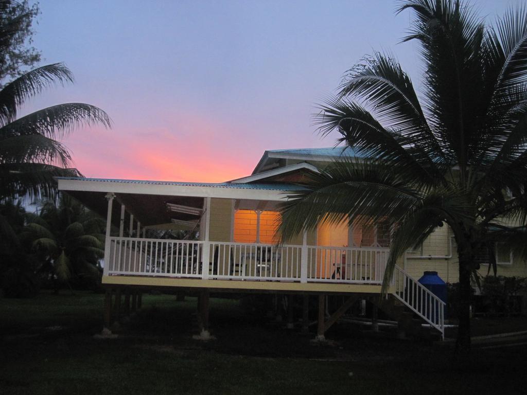 Sand Dollar Beach Bed & Breakfast Bocas del Toro Rum bild