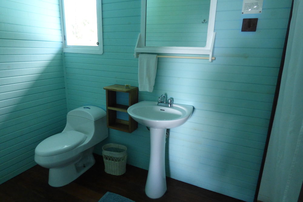 Sand Dollar Beach Bed & Breakfast Bocas del Toro Exteriör bild
